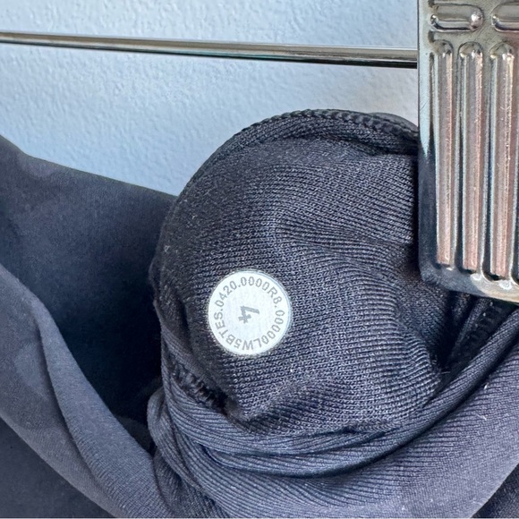 Lululemon Wunder Under High-Rise Tight 28" *Full-On Luxtreme Camo size 4 - Picture 10 of 10